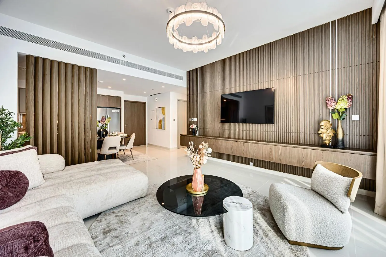 Stunning 2 Bedroom In Emaar Beachfront Dubai