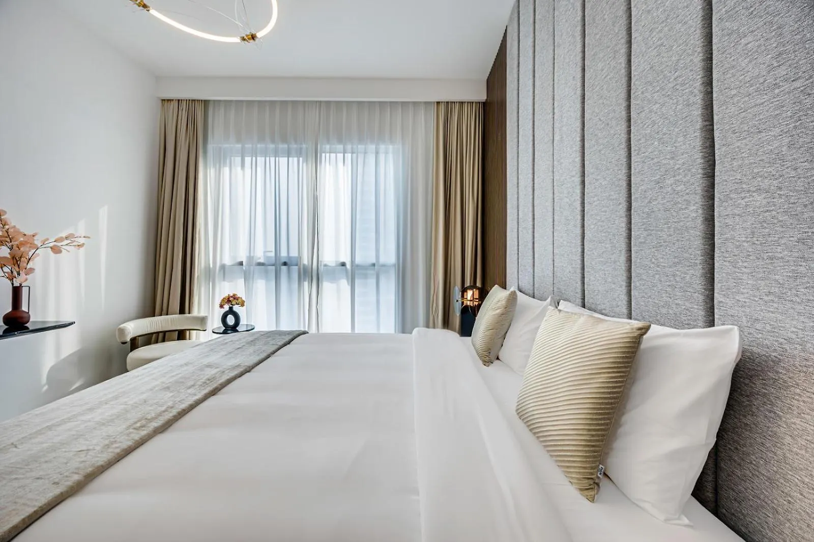 Stunning 2 Bedroom In Emaar Beachfront Dubai United Arab Emirates