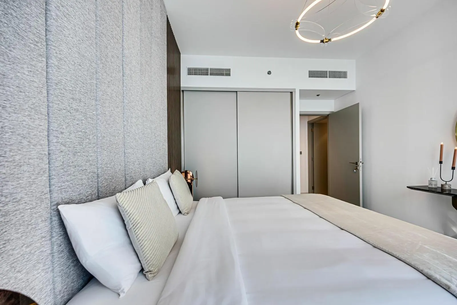 דובאי Stunning 2 Bedroom In Emaar Beachfront איחוד האמירויות הערביות