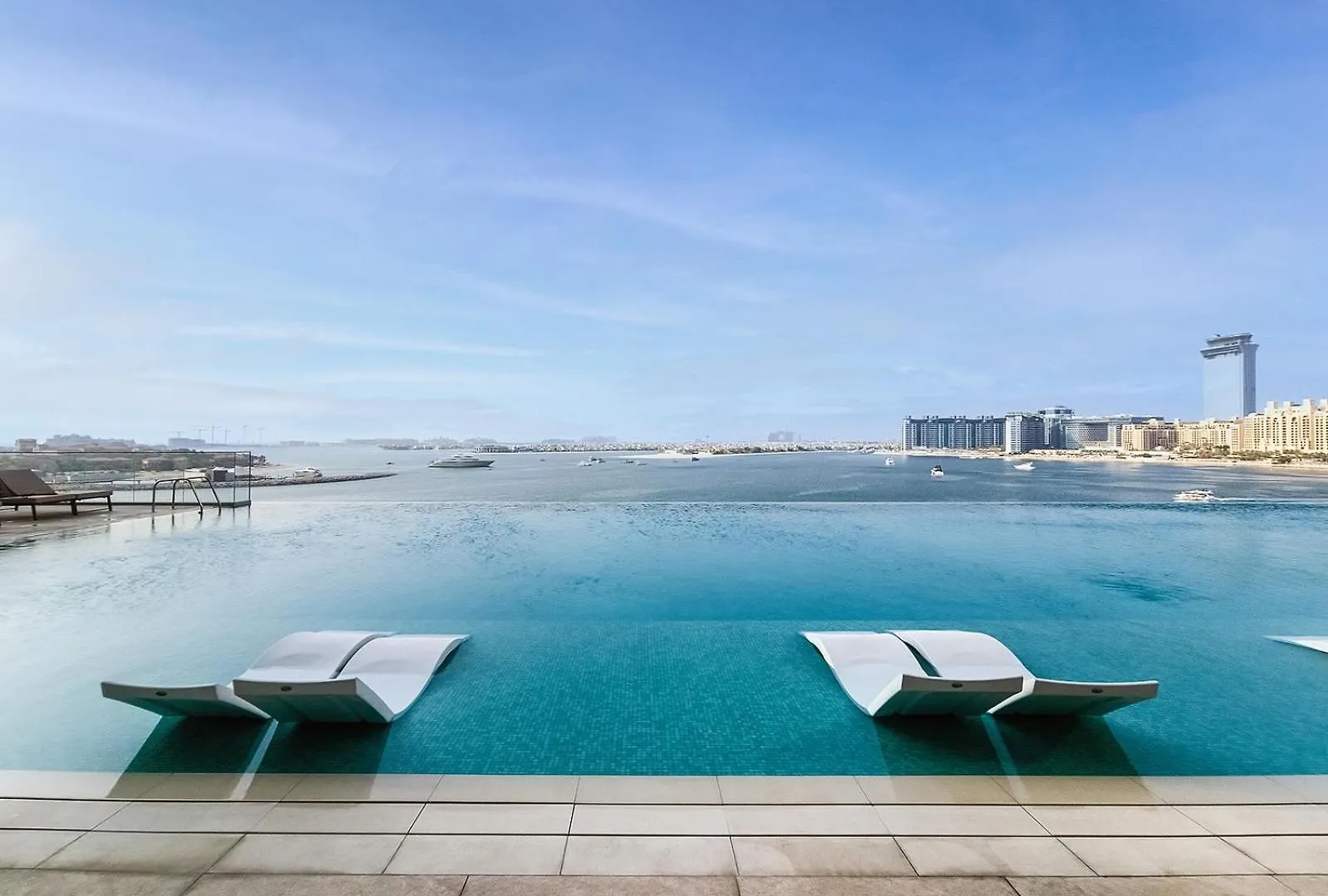 דובאי Stunning 2 Bedroom In Emaar Beachfront 0*,  איחוד האמירויות הערביות