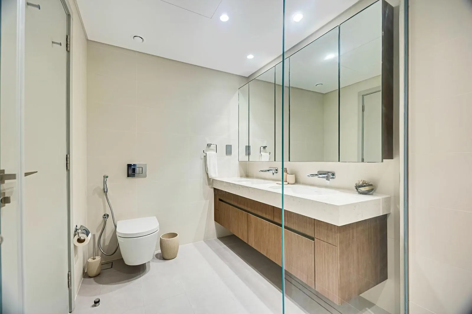 דובאי Stunning 2 Bedroom In Emaar Beachfront 0*,  איחוד האמירויות הערביות